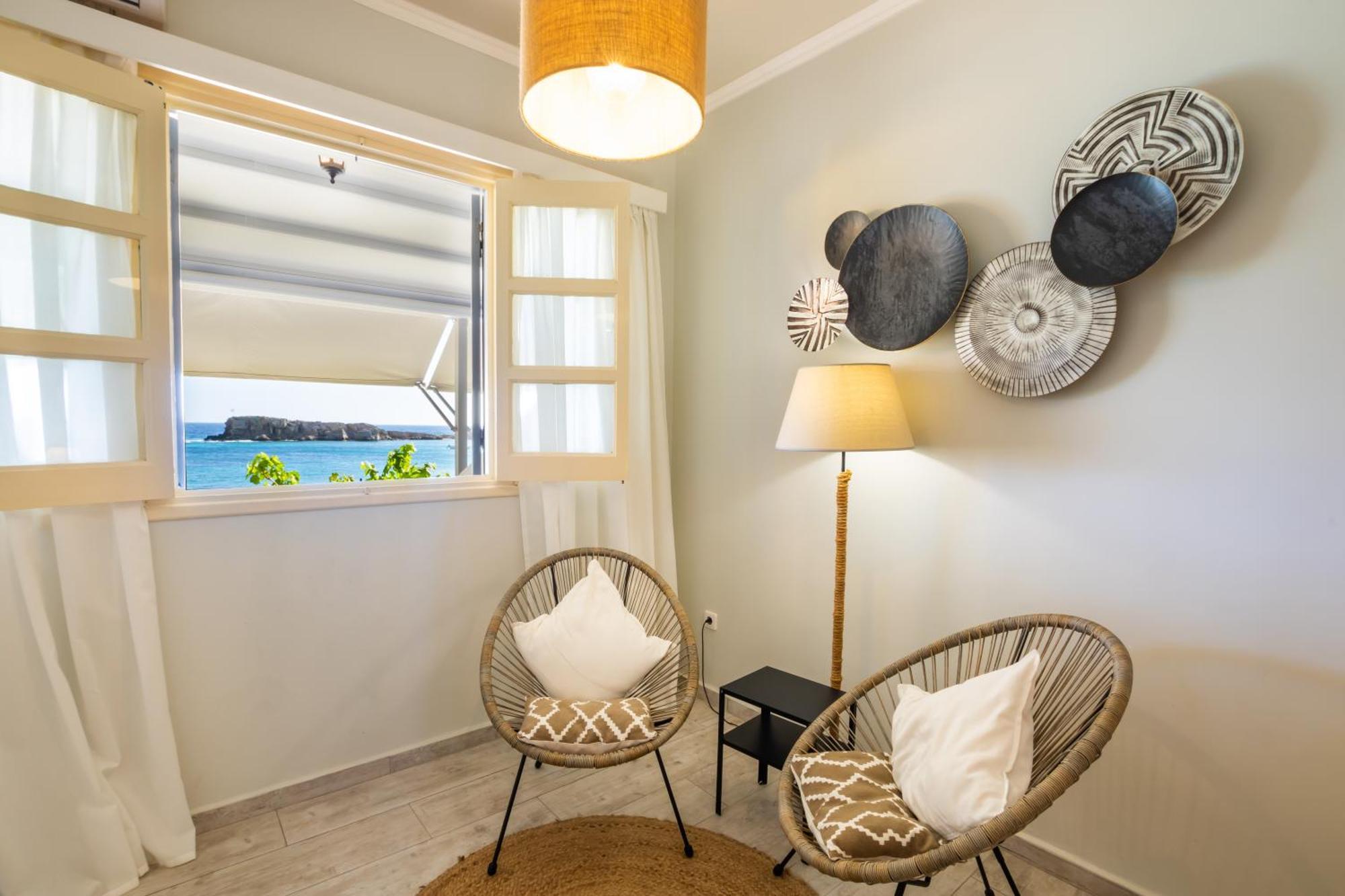 Le Grand Bleu Studios & Apartments Lefkos  Bagian luar foto