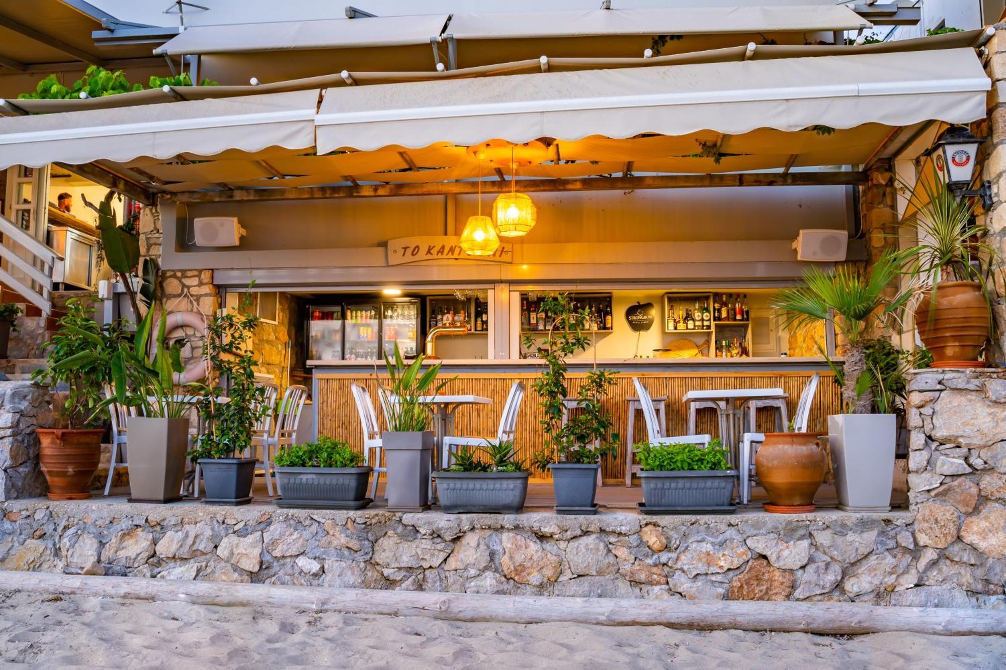 Le Grand Bleu Studios & Apartments Lefkos  Bagian luar foto