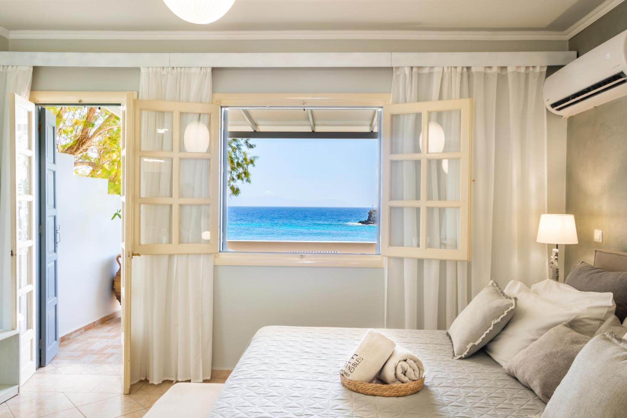 Le Grand Bleu Studios & Apartments Lefkos  Bagian luar foto