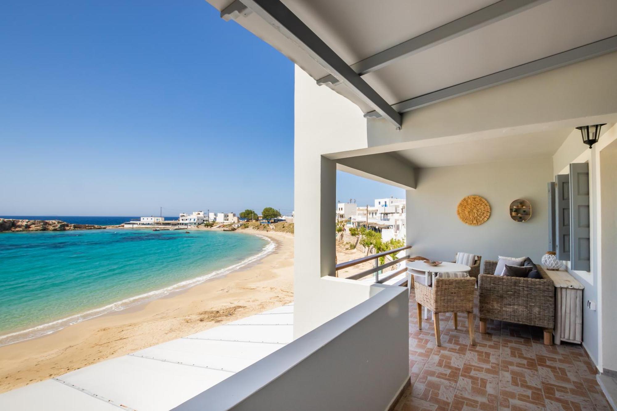 Le Grand Bleu Studios & Apartments Lefkos  Ruang foto