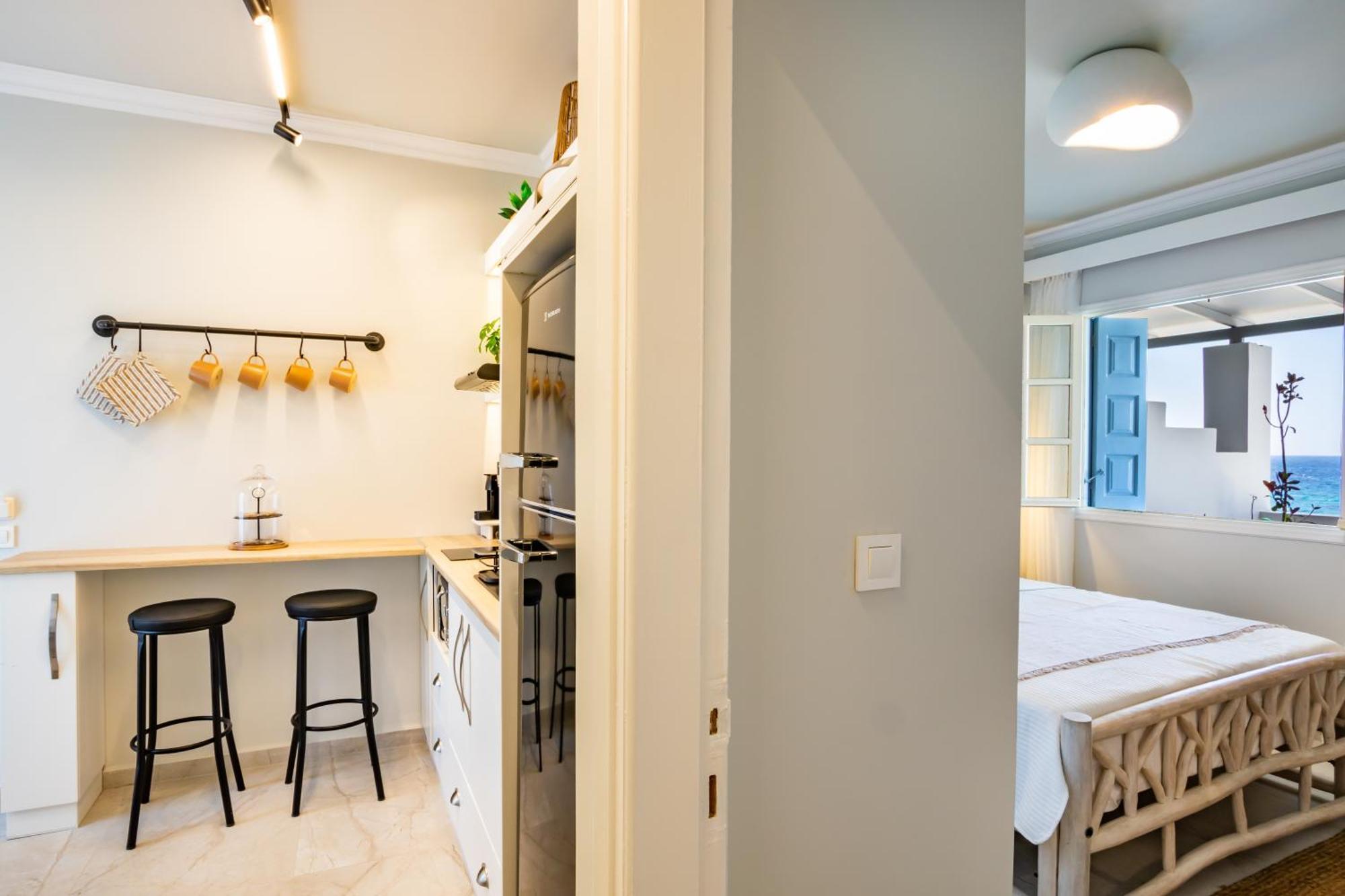 Le Grand Bleu Studios & Apartments Lefkos  Ruang foto