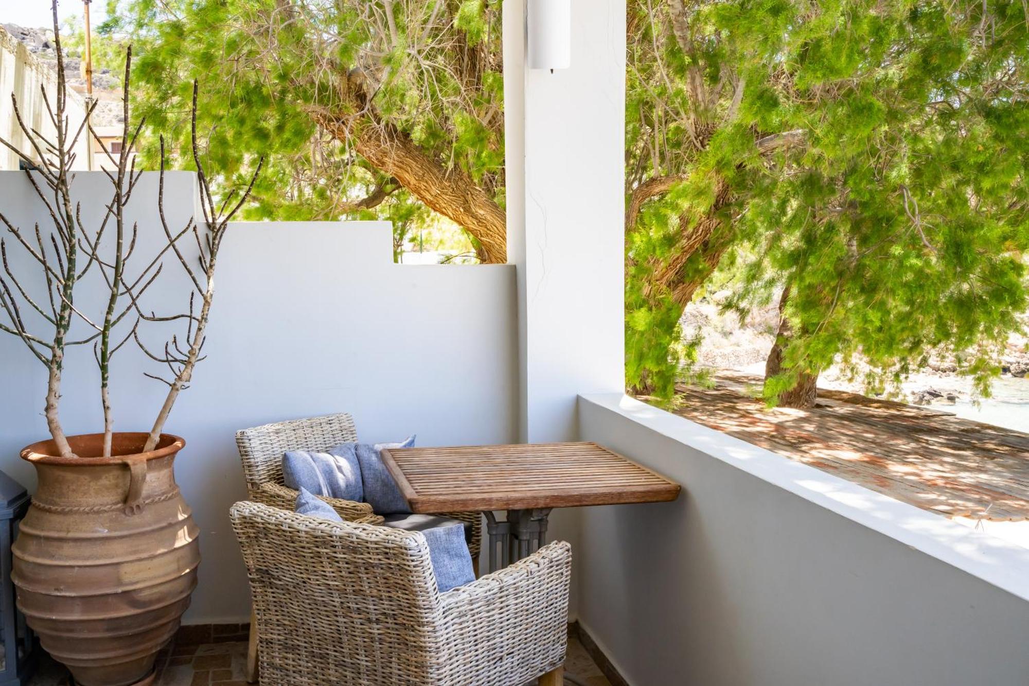 Le Grand Bleu Studios & Apartments Lefkos  Bagian luar foto